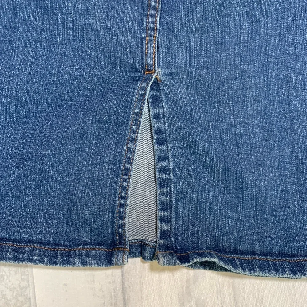 Lauren Ralph Lauren denim skirt. Size 18W.